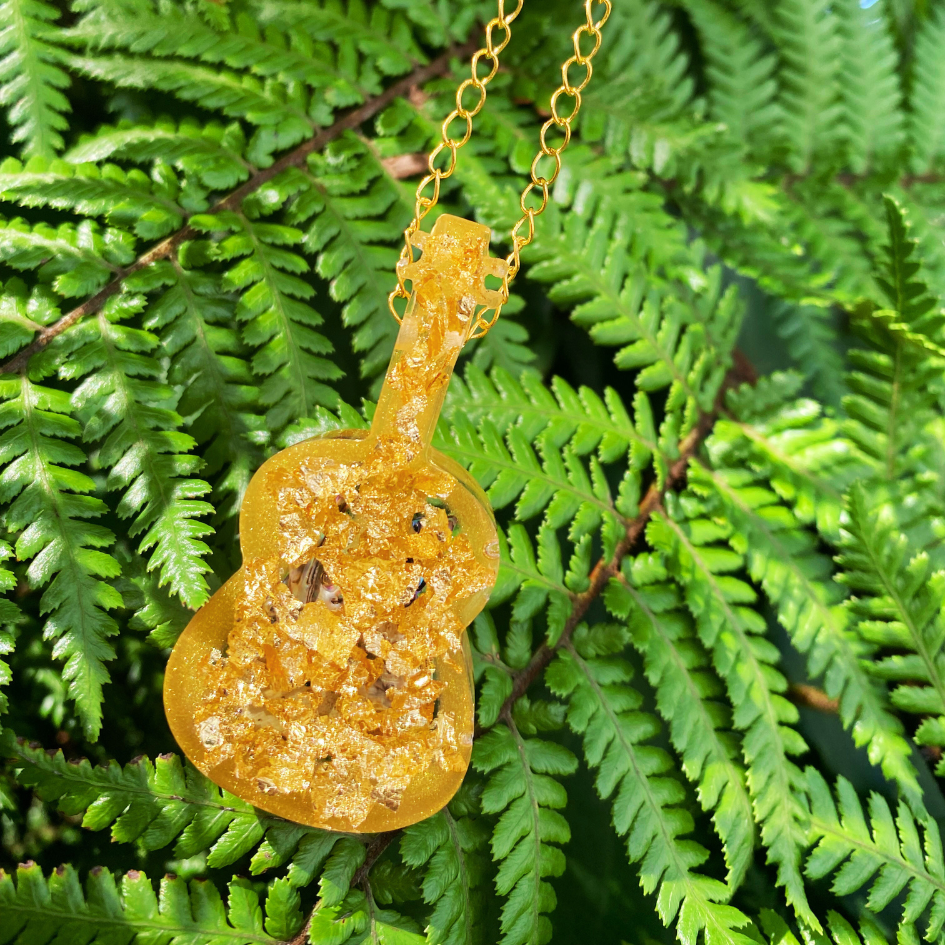Pāua Guitar Pendant